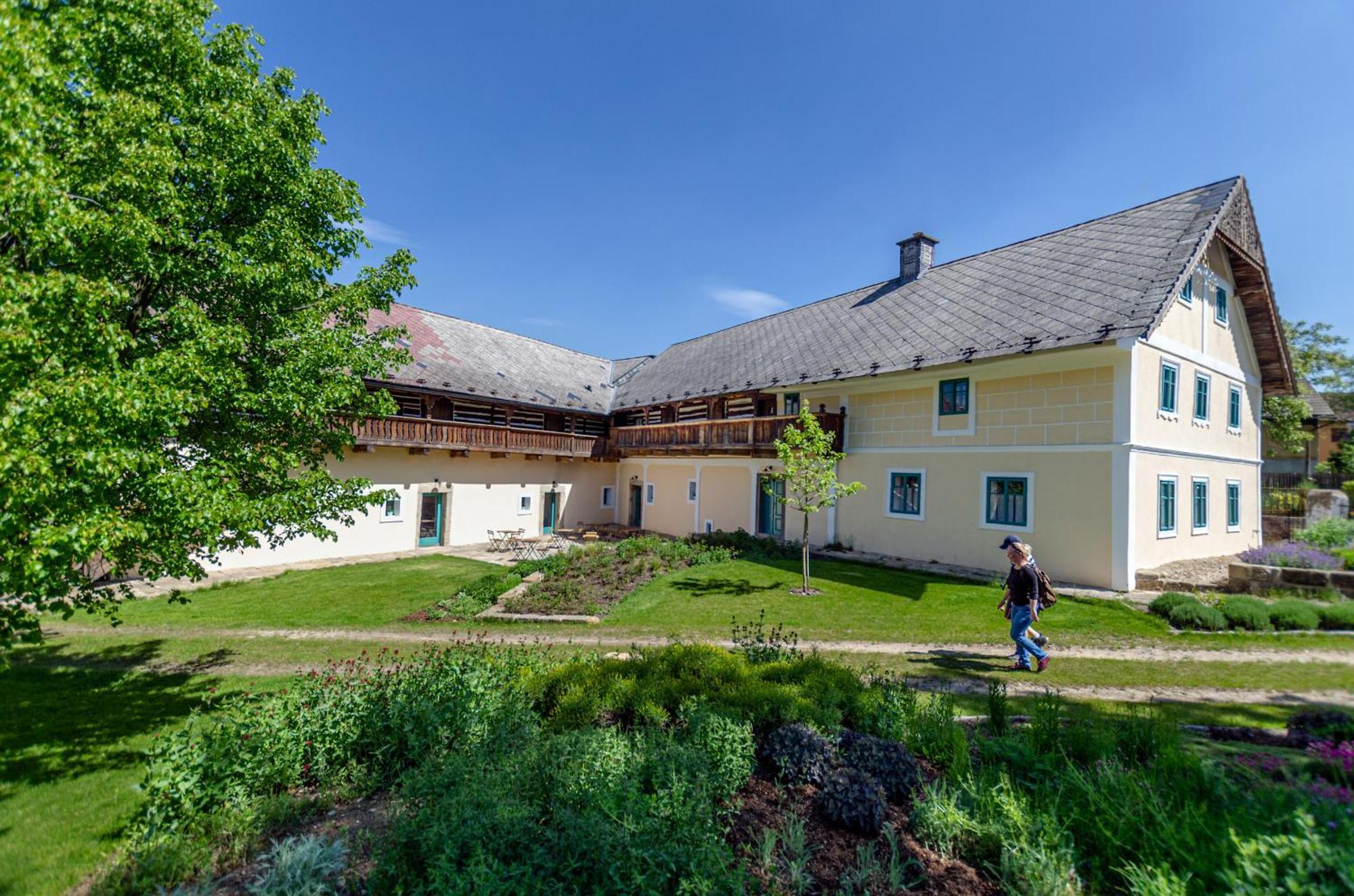 Hotel Homutuv Statek Kokorin Zewnętrze zdjęcie