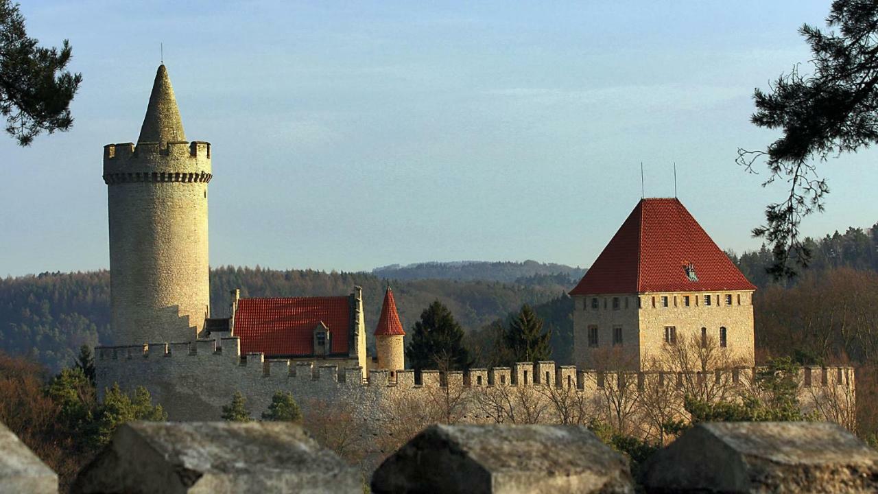 Hotel Homutuv Statek Kokorin Zewnętrze zdjęcie